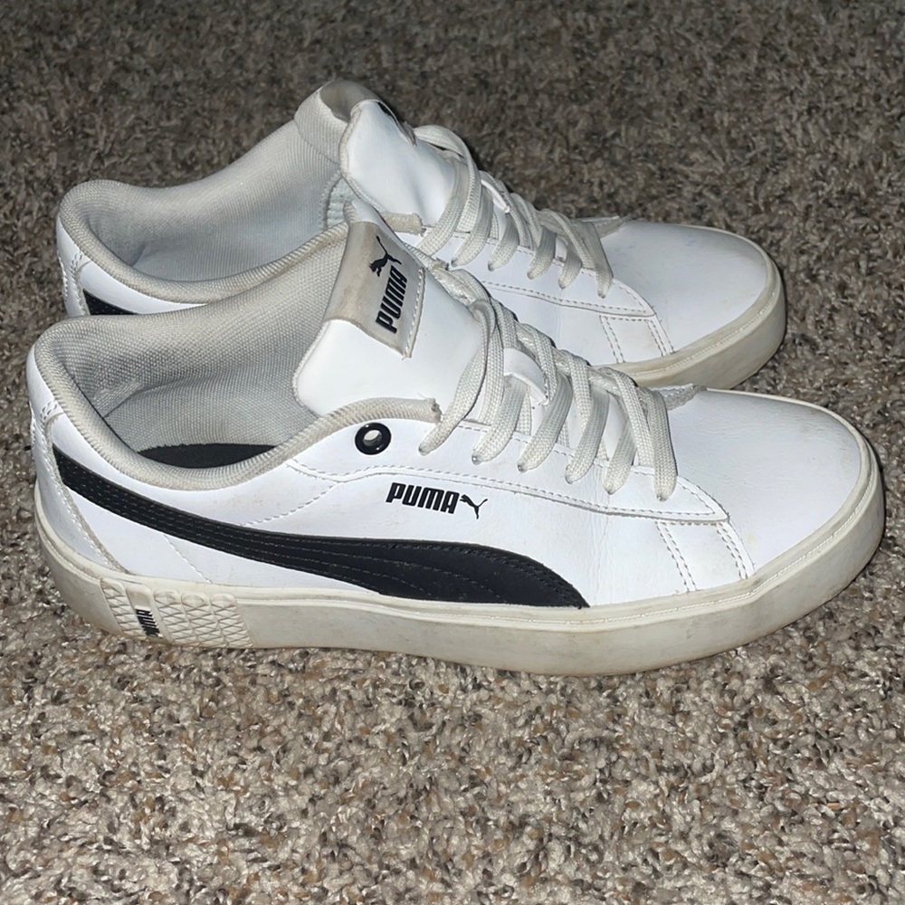 Heavily worn pumas, veryyyy comfy!
